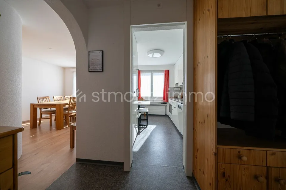 Chesa Muntarütsch - Helle 4-Zimmerwohnung mit Südbalkon und freier Bergsicht