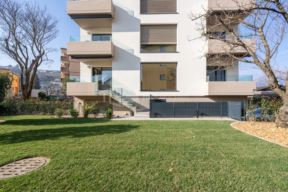 APPARTEMENT LUMINEUX 4,5 PIÈCES AVEC JARDIN