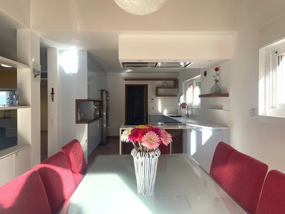 GRANDE VILLA CON PISCINA E GIARDINO IN VENDITA A VILLA LUGANESE
