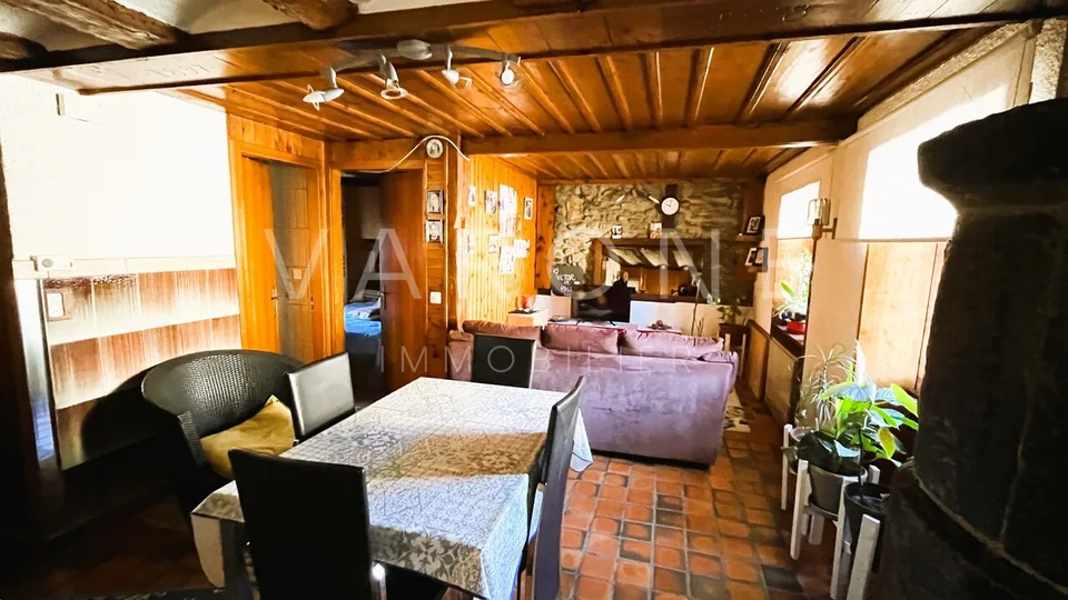 Zu verkaufen - 2.5-Zimmer-Wohnung im Herzen des Dorfes Roumaz/Savièse