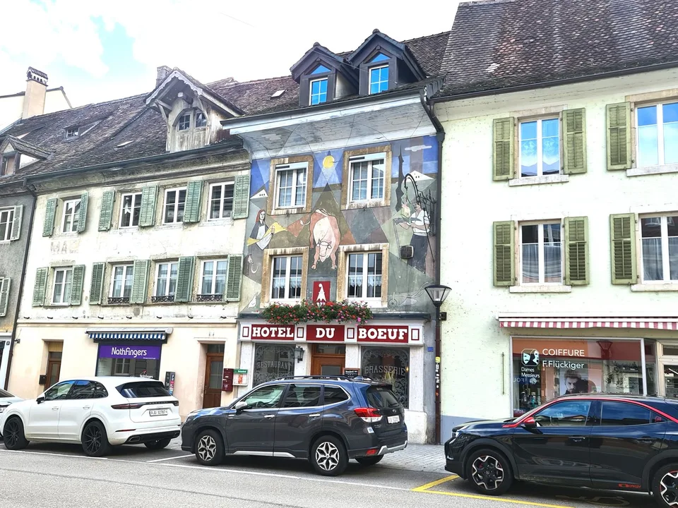 GROSSE PREISSENKUNG - ALBERGO/RESTAURANT MITICO E MOLTO FREQUENTATO A DELÉMONT