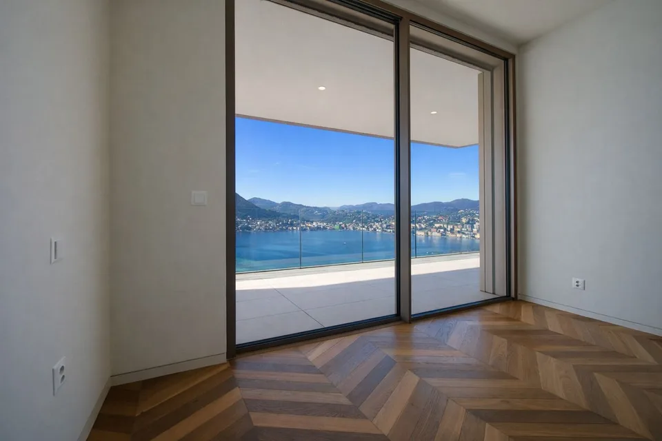LUXURY PENTHOUSE WITH AMAZING LAKE VIEW