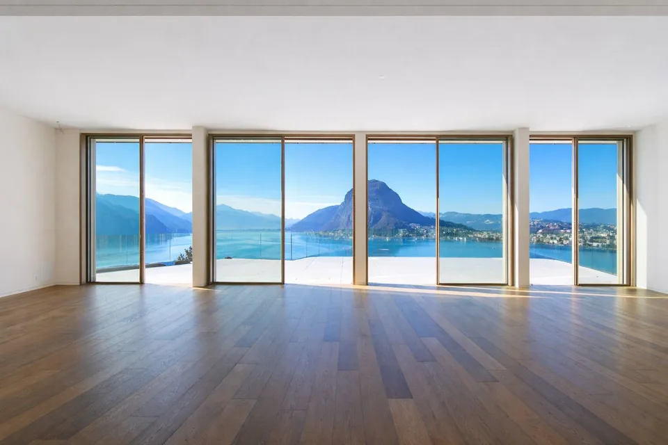LUXURY PENTHOUSE WITH AMAZING LAKE VIEW