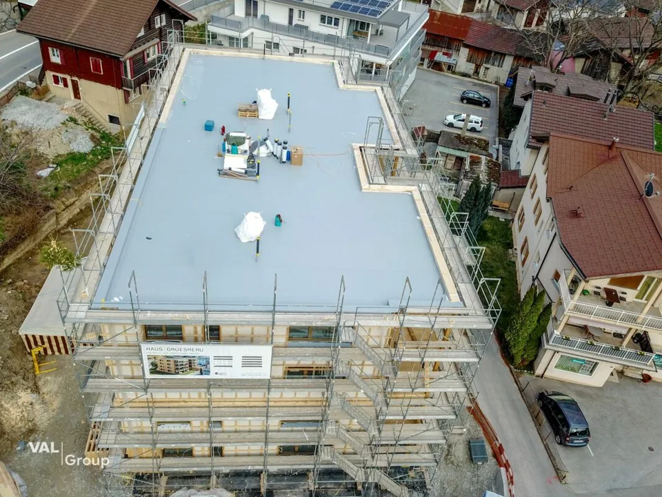 Aussergewöhnliche 5.5-Zimmer Attikawohnung in Steg