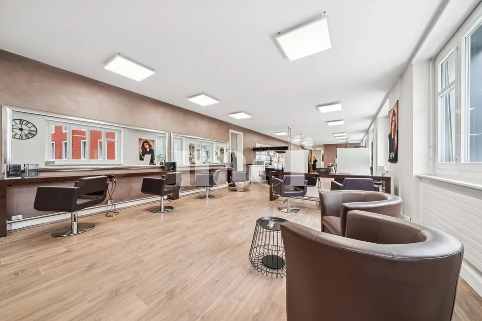 Locale commerciale al 1° piano