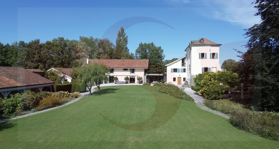 Prächtiges Schloss komplett renoviert