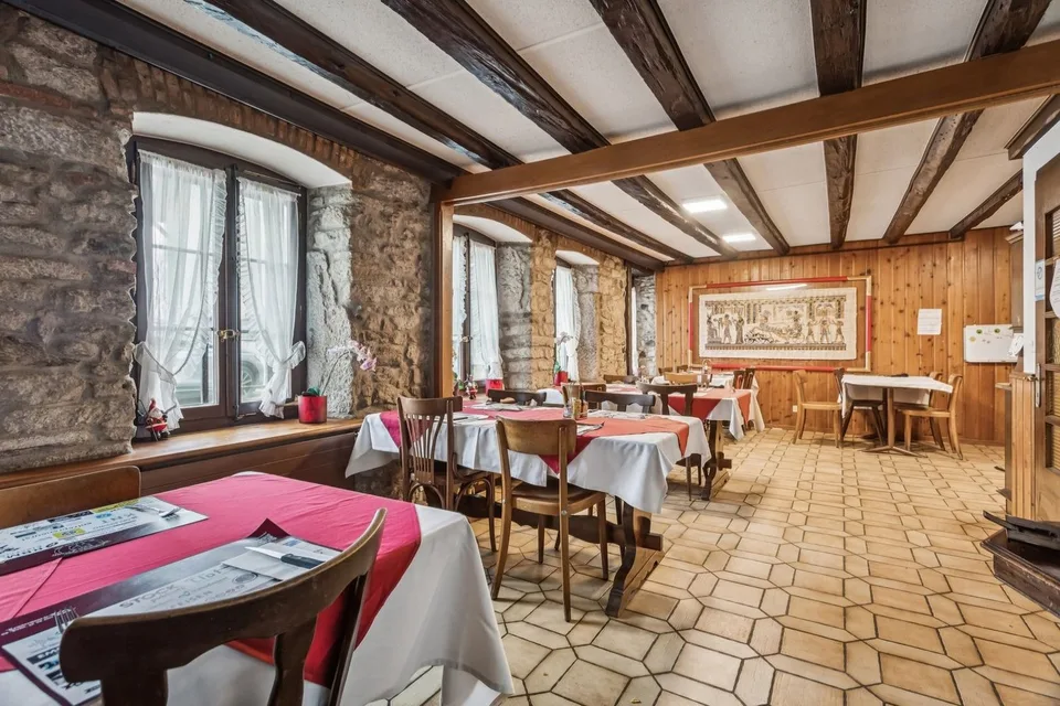 Gemischtes Gebäude mit Restaurant und Erweiterungspotenzial – Foto 10 von 11