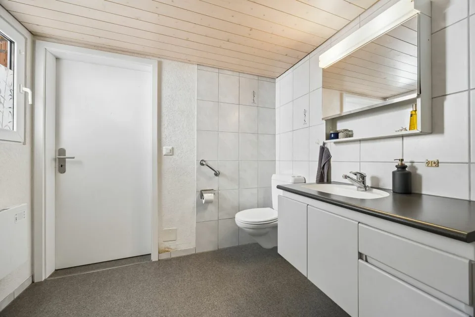 Bauernhaus mit Charme, Umschwung und attraktiver Baulandreserve – Foto 8 von 13