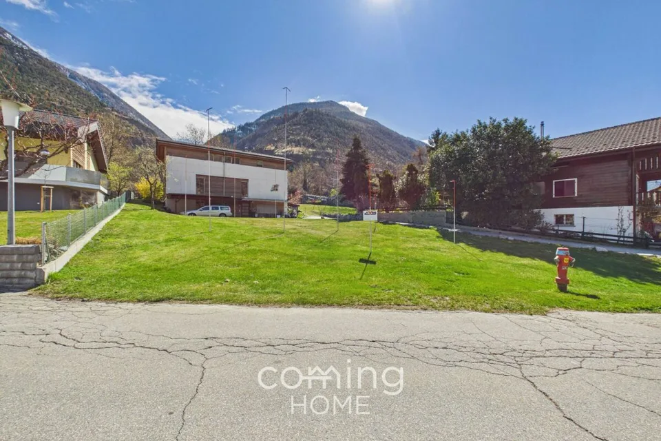 Ready for immediate development in Gamsen - exclusive W2 building plot in a central location