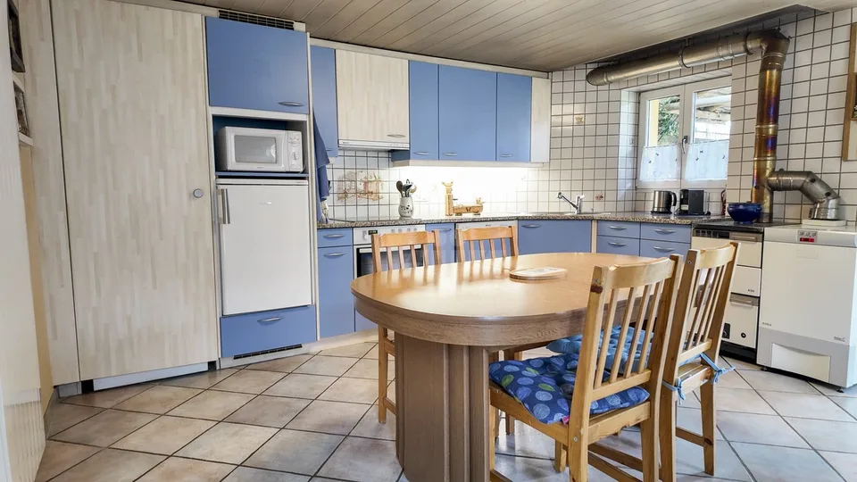 Zu renovieren! Charmantes Landhaus mit großem Potenzial