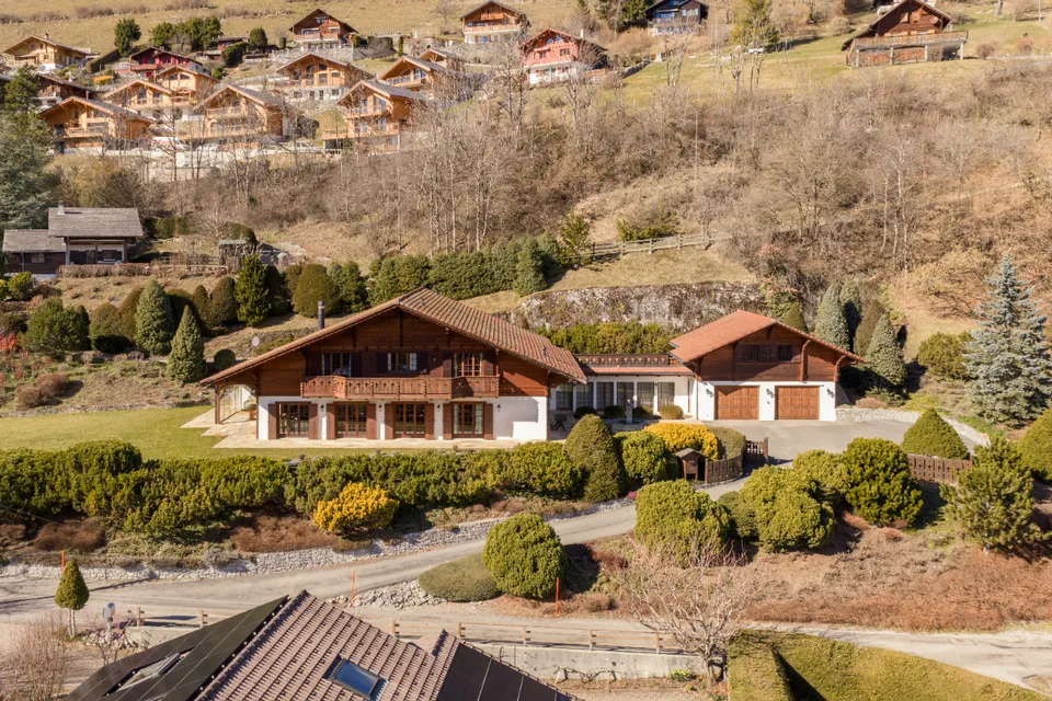 Prestige alpin et discrétion : joyau exclusif au coeur de la Gruyère