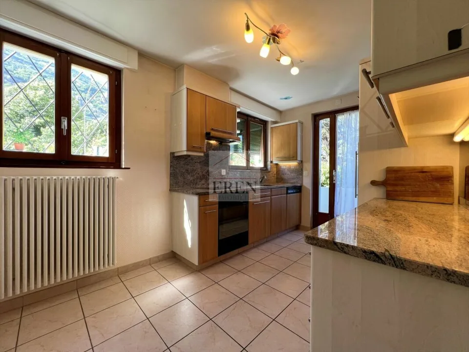 Incantevole casa di villaggio con 4,5 locali e 160 m2 con terrazza-prato + seminterrato