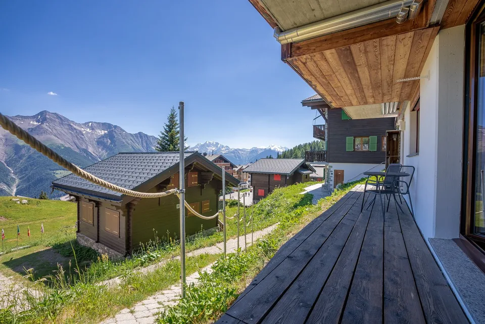 Appartement de 2,5 pièces élégant avec terrasse ensoleillée au cœur de Bettmeralp – photo 13 sur 16