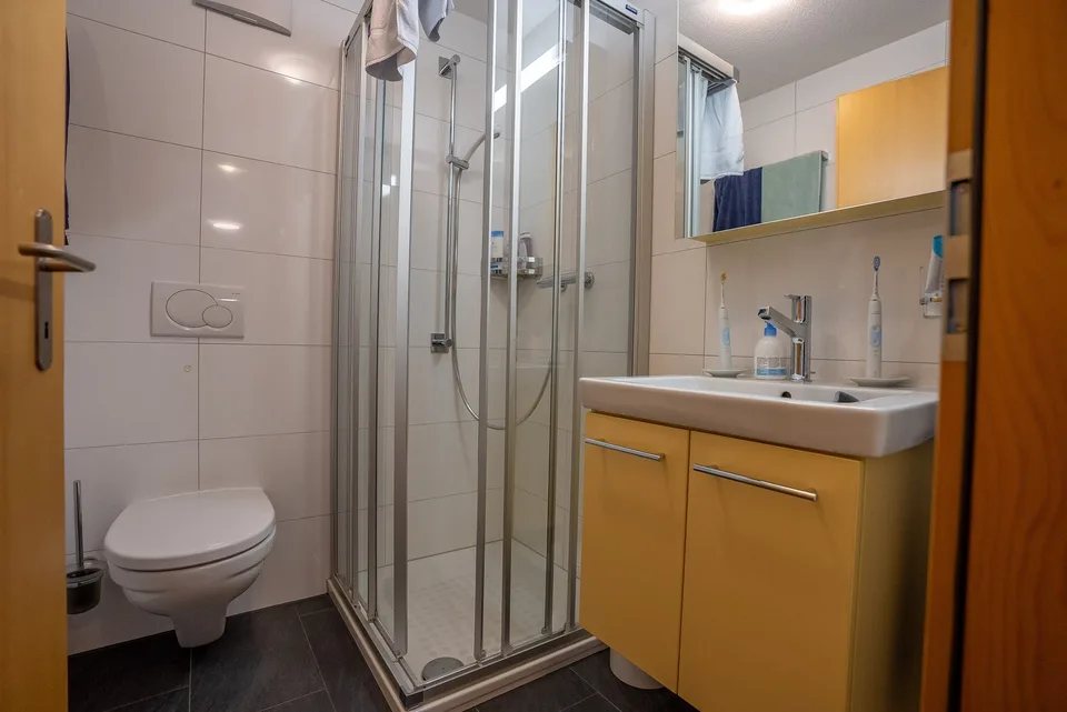 Appartement de 2,5 pièces élégant avec terrasse ensoleillée au cœur de Bettmeralp – photo 12 sur 16