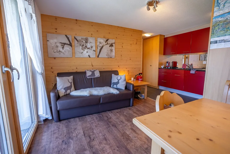 Appartement de 2,5 pièces élégant avec terrasse ensoleillée au cœur de Bettmeralp – photo 7 sur 16