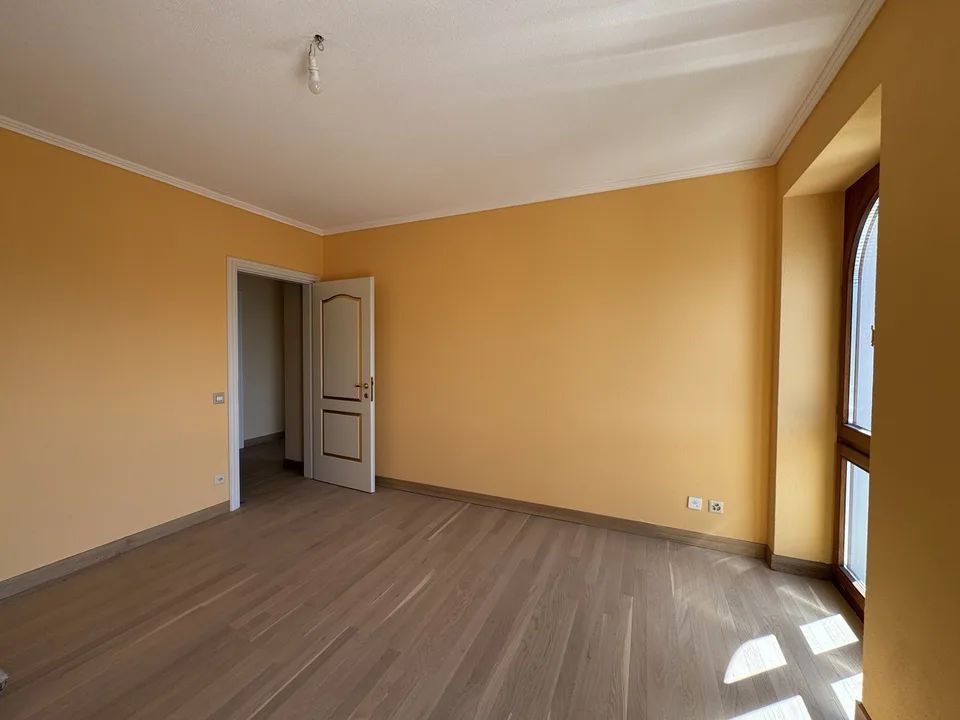 ELEGANTE APPARTAMENTO 3.5 LOCALI IN CASA D'EPOCA – Foto 7 von 11