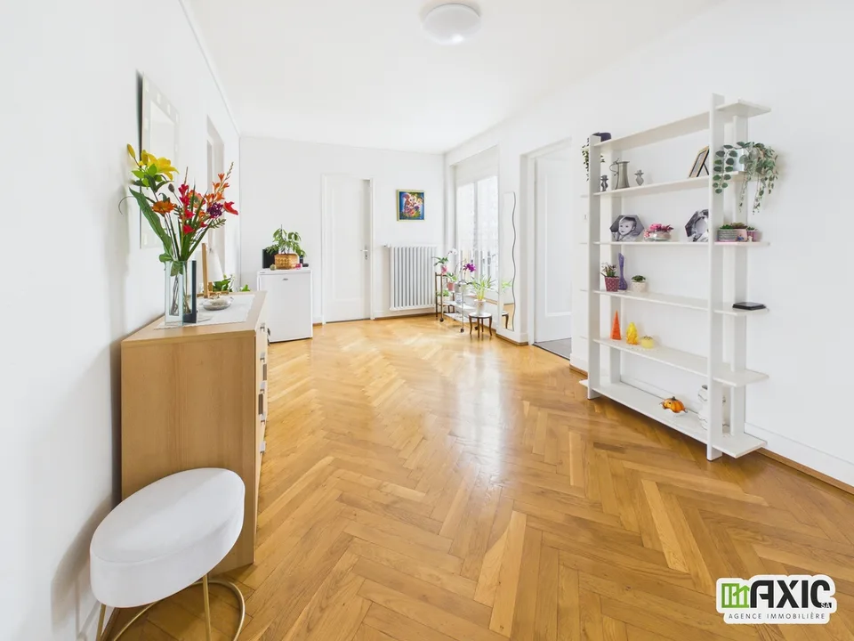 À vendre à Delémont : immeuble mixte comprenant 6 logements et 1 commerce