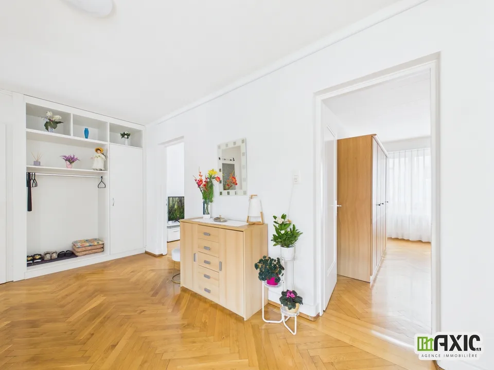 À vendre à Delémont : immeuble mixte comprenant 6 logements et 1 commerce