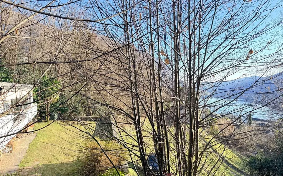 Schönes Haus mit Seeblick und großem Grundstück – Foto 8 von 12