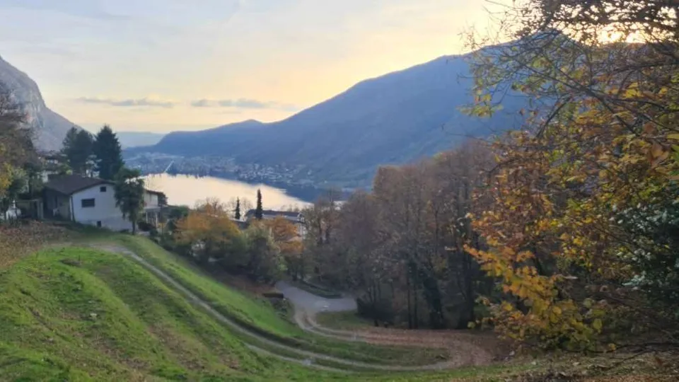 Schönes Haus mit Seeblick und großem Grundstück – Foto 6 von 12
