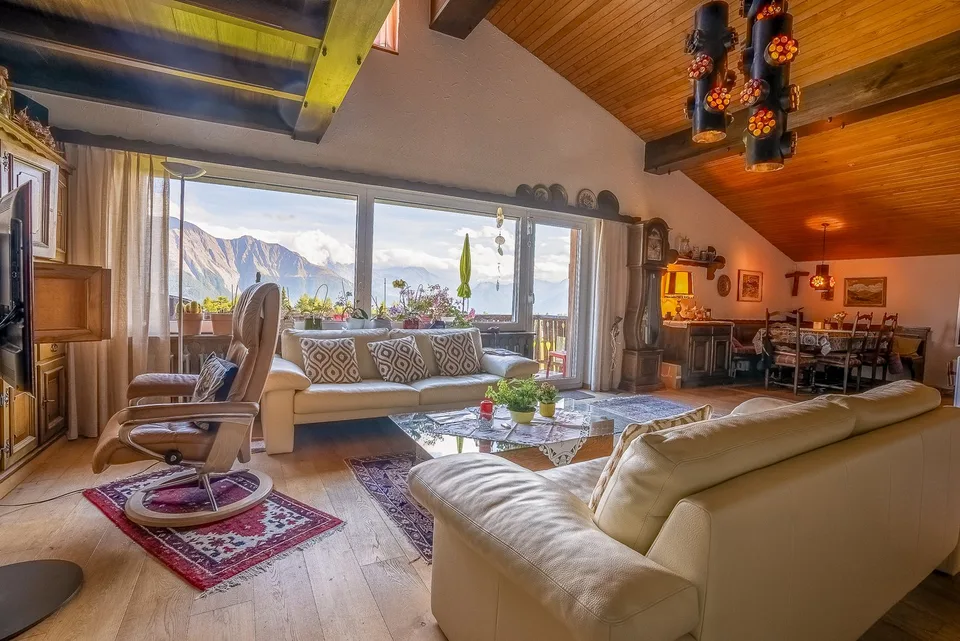 Appartement mansardé authentique avec vue sur le golf et hauts plafonds