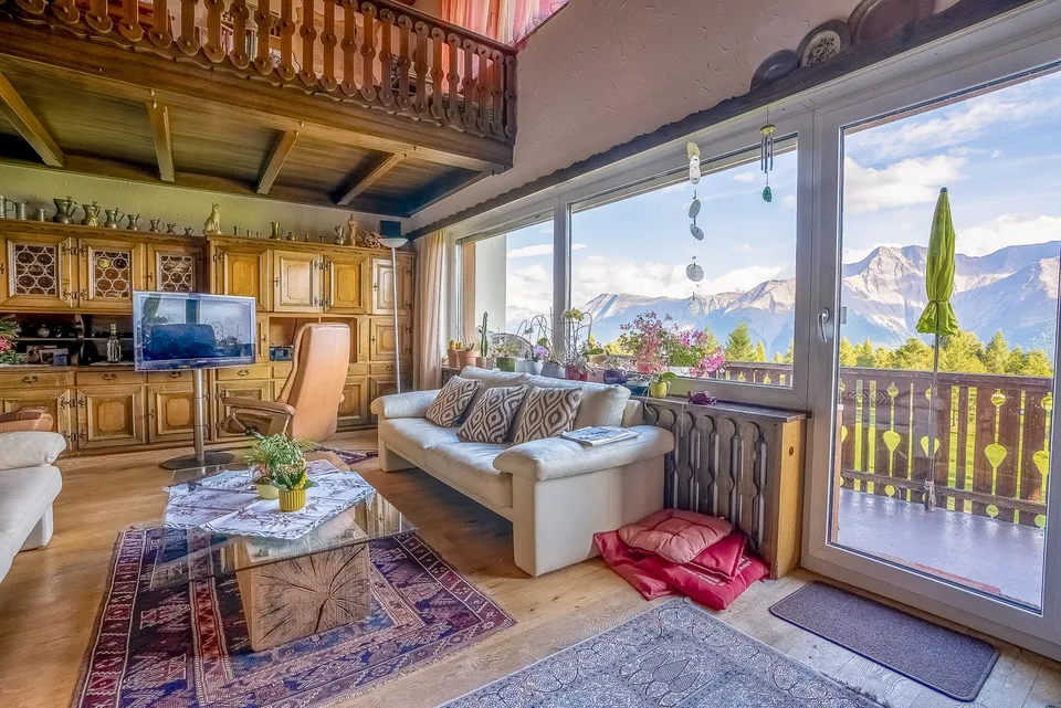 Appartement mansardé authentique avec vue sur le golf et hauts plafonds