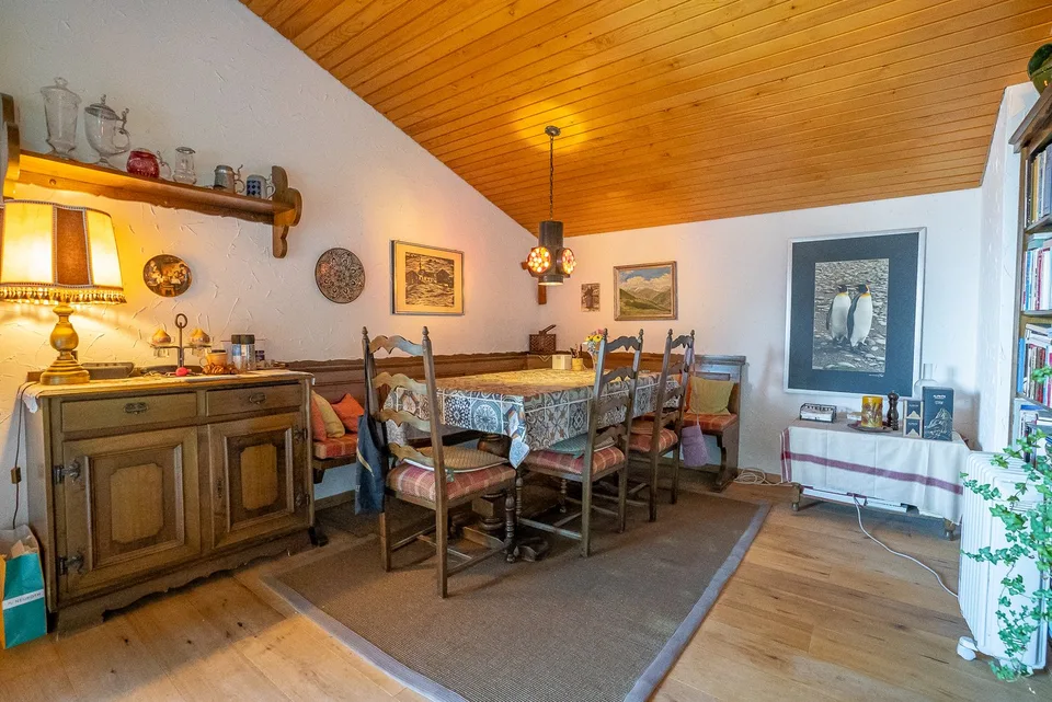 Appartement mansardé authentique avec vue sur le golf et hauts plafonds – photo 15 sur 30