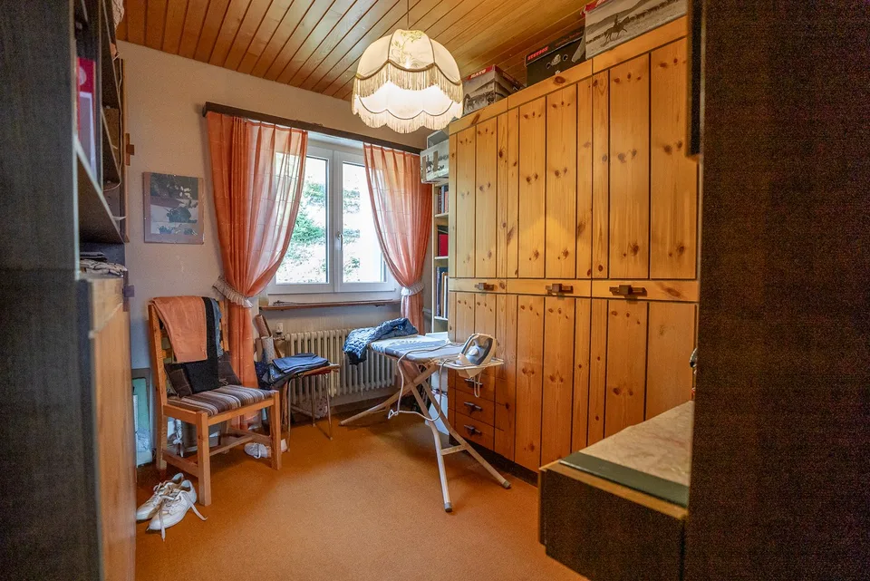 Appartement mansardé authentique avec vue sur le golf et hauts plafonds – photo 24 sur 30