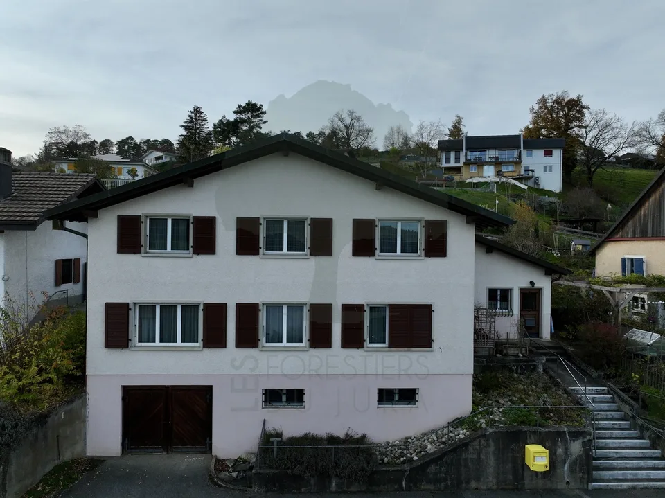 Charmante maison avec beau potentiel à Courtedoux