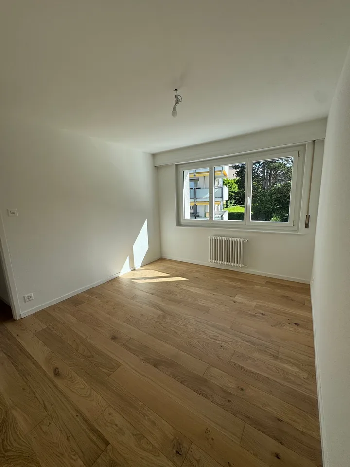 Helles 4.5-Zimmer-Wohnung mit Balkon in Lausanne