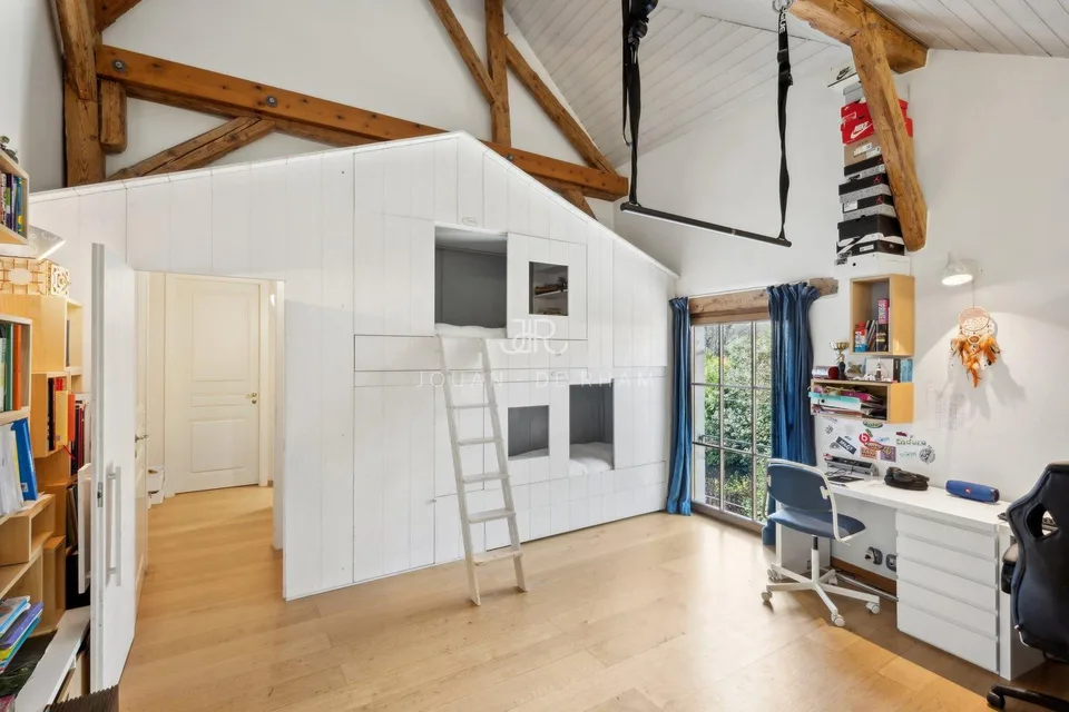 Prächtiges renoviertes Bauernhaus – Foto 8 von 10