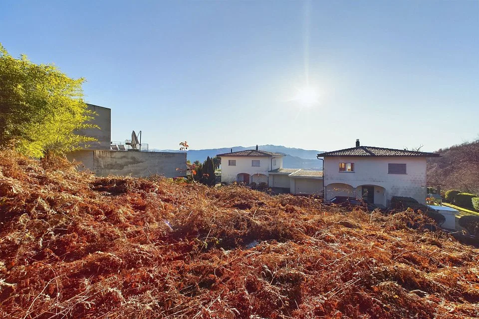 Terreno edificabile a Cademario con vista aperta