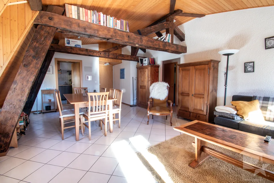 Wohnung mit 3.5 Zimmern im Dachgeschoss