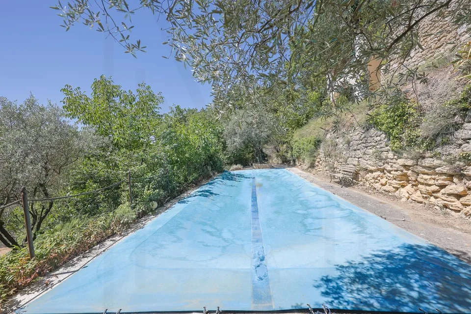Magnifica proprietà da ristrutturare con piscina a Ménerbes nel cuore della Luberon! – foto 9 di 13