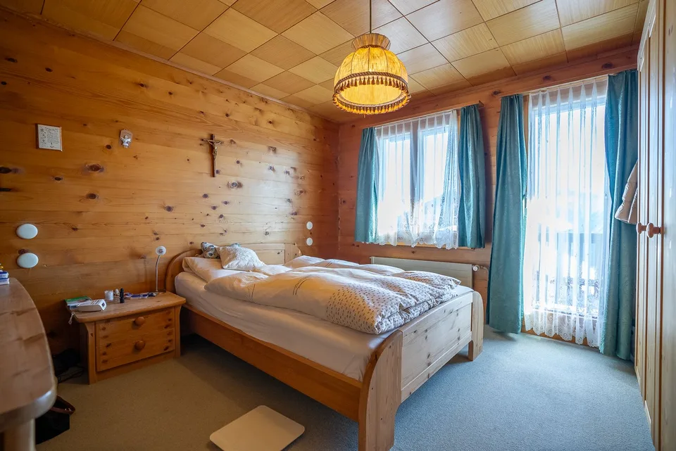 Maison de 4 familles directement sur les pistes avec un haut potentiel de rendement et une utilisation flexible – photo 27 sur 30