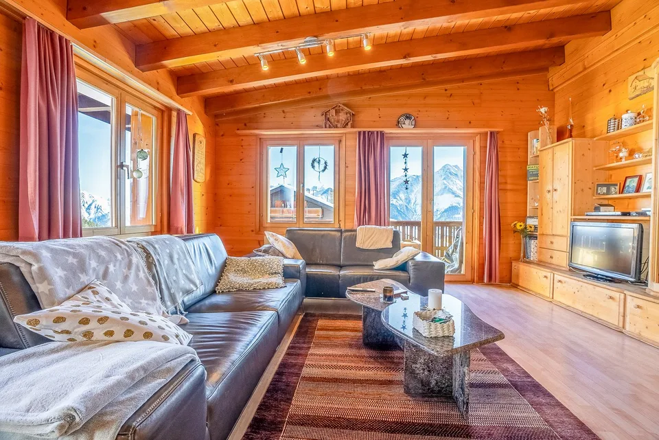Maison de 4 familles directement sur les pistes avec un haut potentiel de rendement et une utilisation flexible – photo 11 sur 30