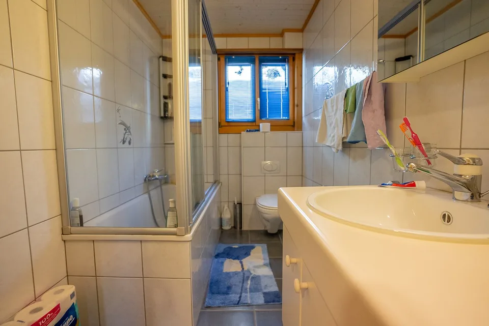 Maison de 4 familles directement sur les pistes avec un haut potentiel de rendement et une utilisation flexible – photo 30 sur 30