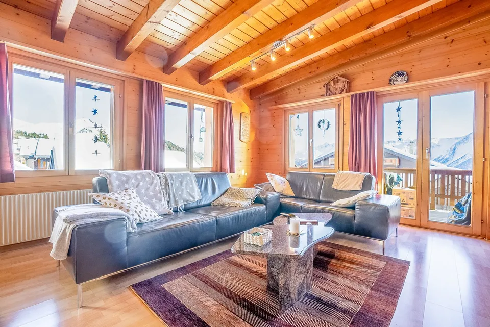 Maison de 4 familles directement sur les pistes avec un haut potentiel de rendement et une utilisation flexible – photo 10 sur 30