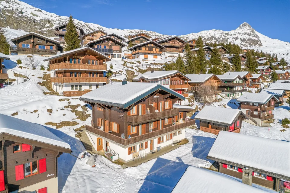 4-Familienhaus direkt an der Piste mit hohem Renditepotenzial und flexibler Eigennutzung