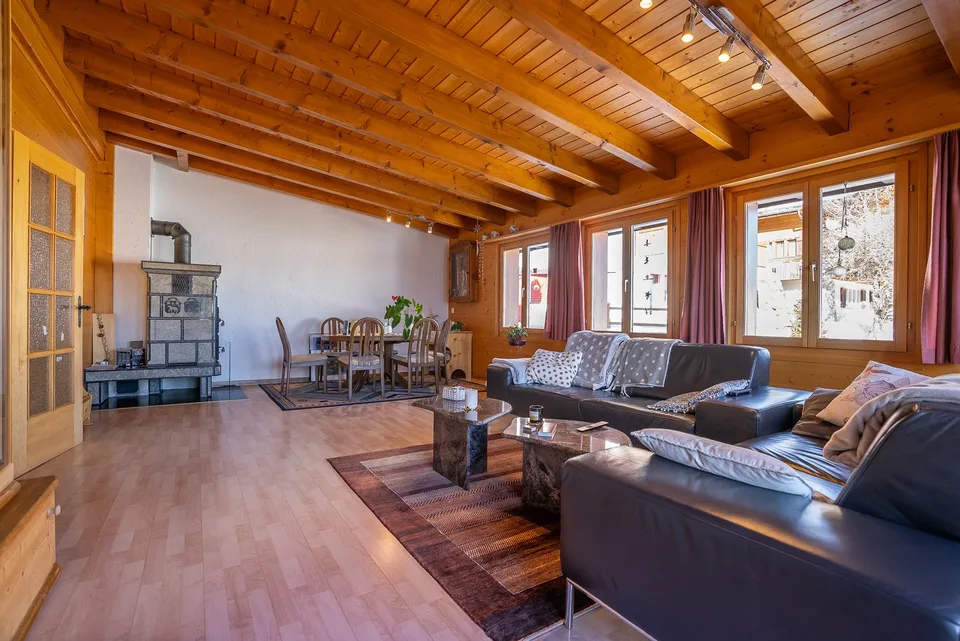 Maison de 4 familles directement sur les pistes avec un haut potentiel de rendement et une utilisation flexible – photo 14 sur 30
