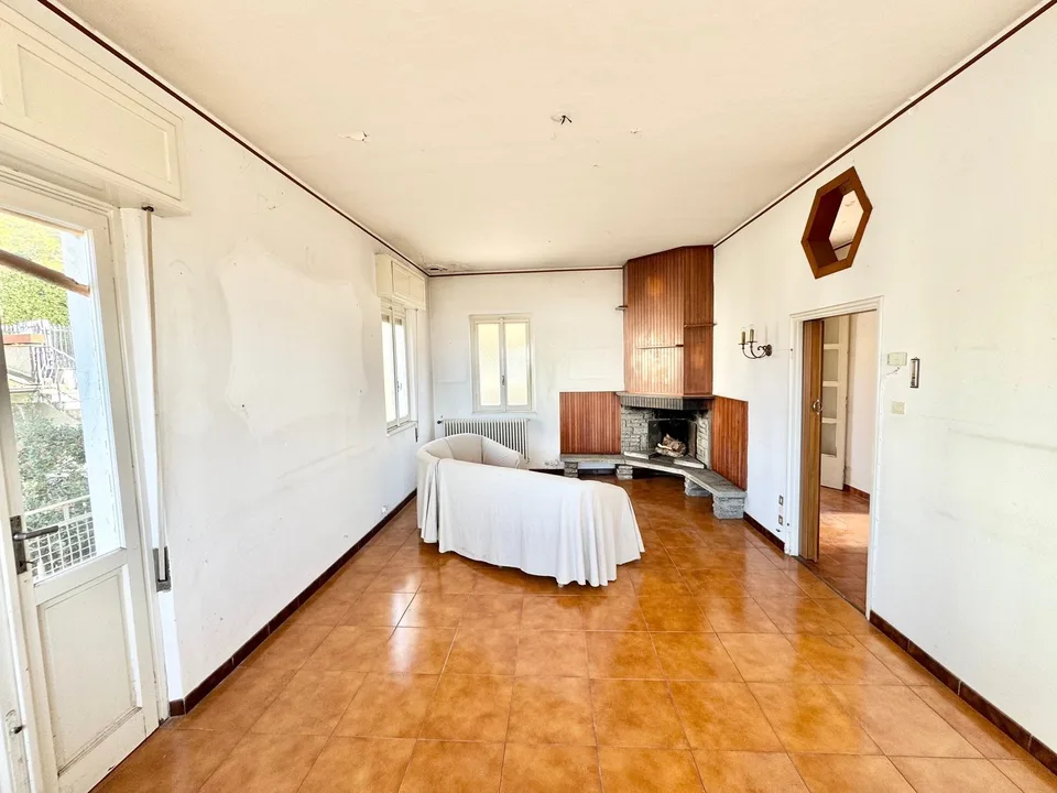 Villa Storica con Vista Mozzafiato sul Lago