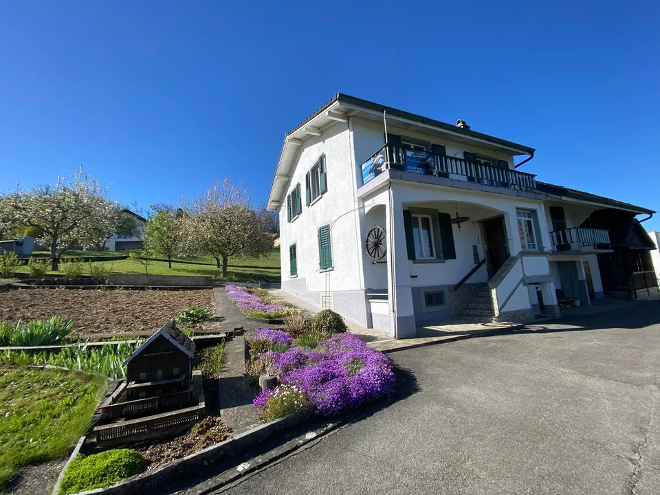Casa familiare con 2 appartamenti, Courfaivre - 689000