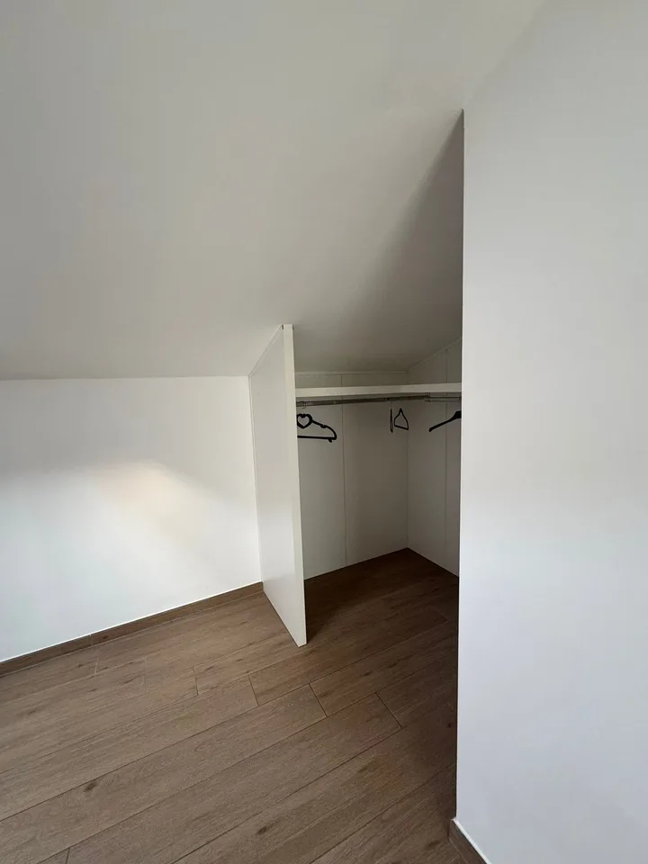 Elegante Duplex di 4.5 Locali con Vista Panoramica a Barbengo
