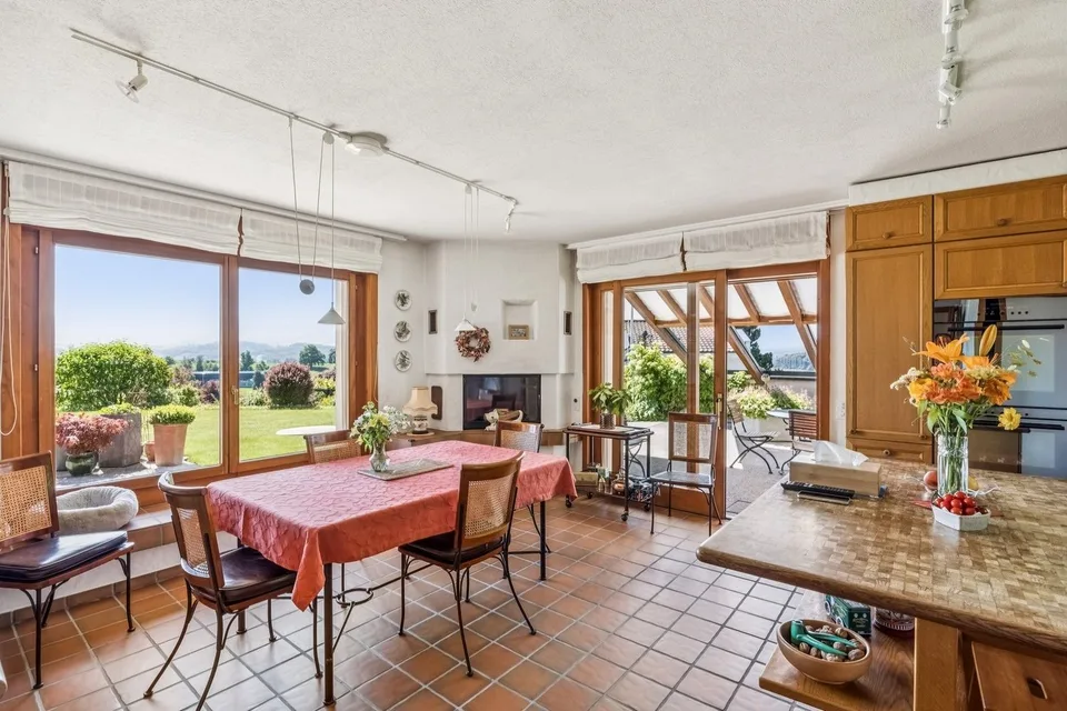 Élégante villa de prestige dans un quartier prisé à Villars-sur-Glâne