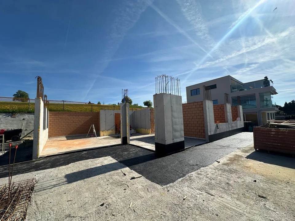 Esclusivo appartamento di 5,5 locali al piano terra a Eich - Nuovo edificio con certificazione Minergie