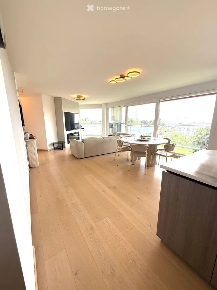 Spacious 6.5-Room Apartment in Le Mont-sur-Lausanne – Modern Living at Its Finest