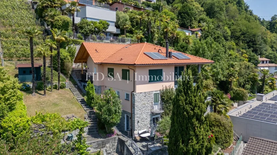 SOLDUNO - Ampio appartamento con vista imprendibile in casa bifamiliare