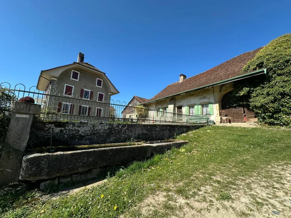 VUE SUPERBE ! BELLE MAISON FAMILIALE AVEC GRAND JARDIN  CONSTRUCTIBLE - FONTAINE