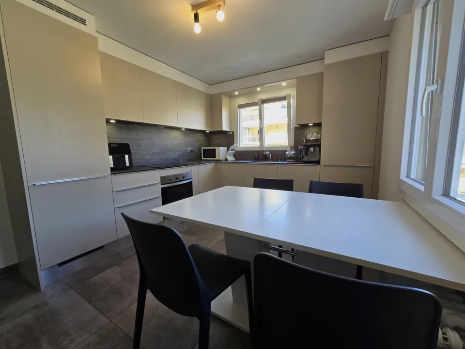 Appartement de 3.5 pces refait à neuf + garage et place de parc : rendement immédiat !