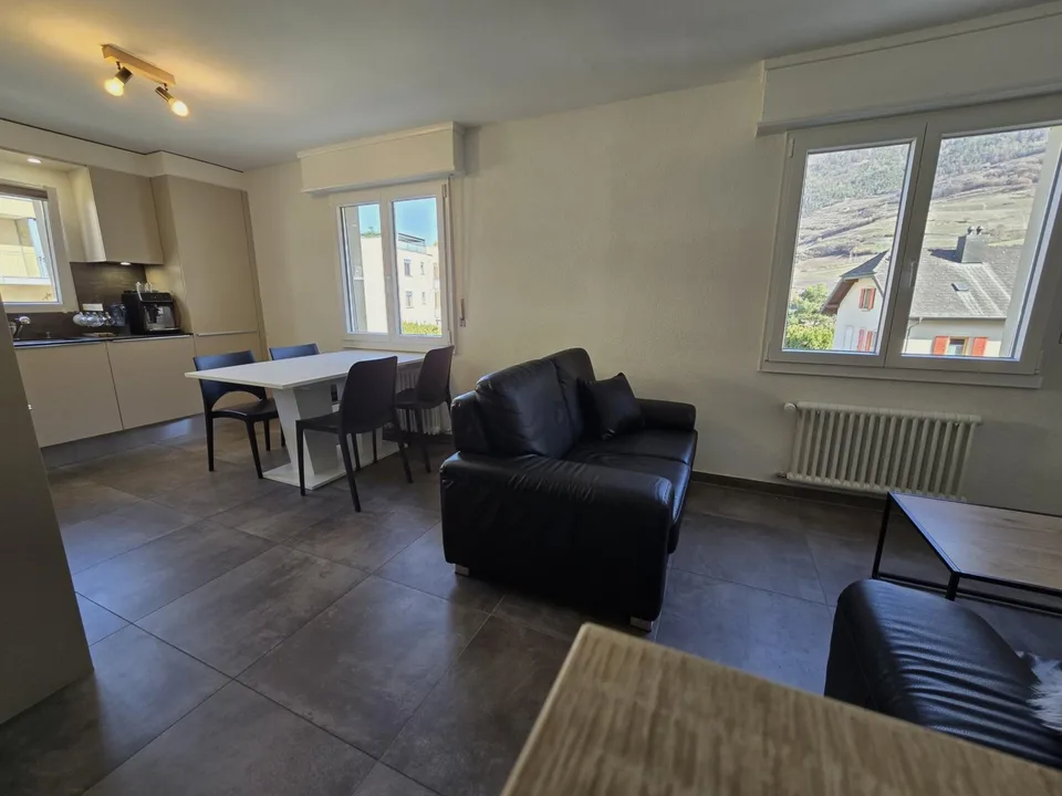 Appartement de 3.5 pces refait à neuf + garage et place de parc : rendement immédiat !